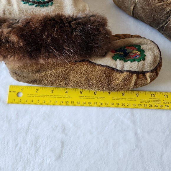 VTG Leather Moccasins Mukluks Native American Made Suede Fur Wool Embroidery 70s - Picture 16 of 16